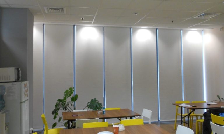 рулонные шторы для офиса
