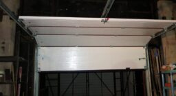 Секционные гаражные ворота с электроприводом