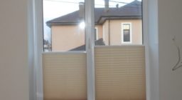 Шторы плиссе для пластиковых окон