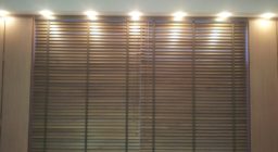 Деревянные горизонтальные жалюзи для офисов