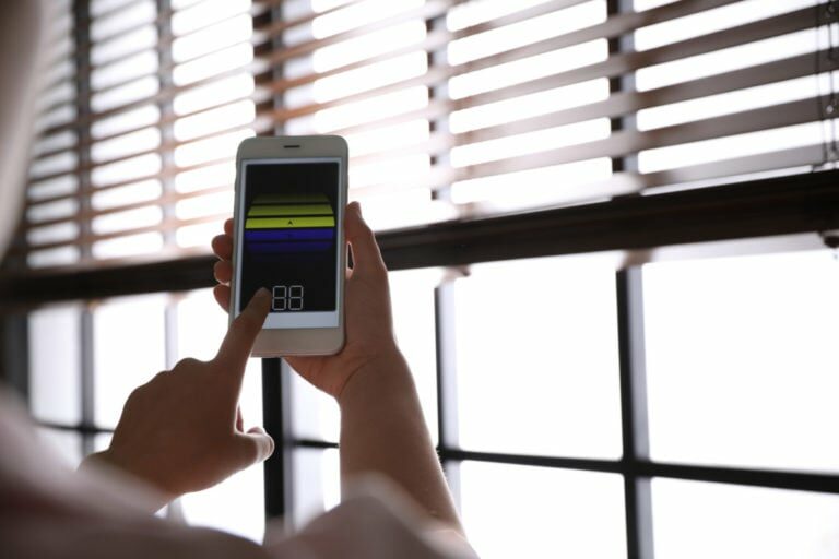 Автоматические горизонтальные жалюзи