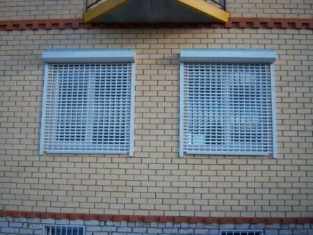 Автоматические роллетные решетки для дома и дачи