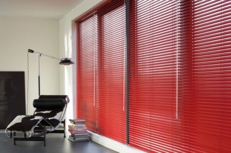 Горизонтальные алюминиевые жалюзи для офиса