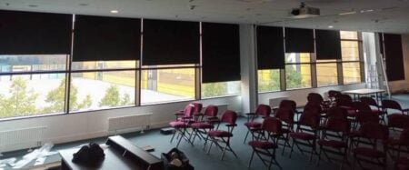 Рулонные шторы и жалюзи для конференц-залов