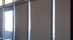 Рулонные шторы блэкаут для офиса