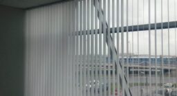 Вертикальные жалюзи для переговорной