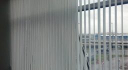 Жалюзи вертикальные для панорамных окон офиса