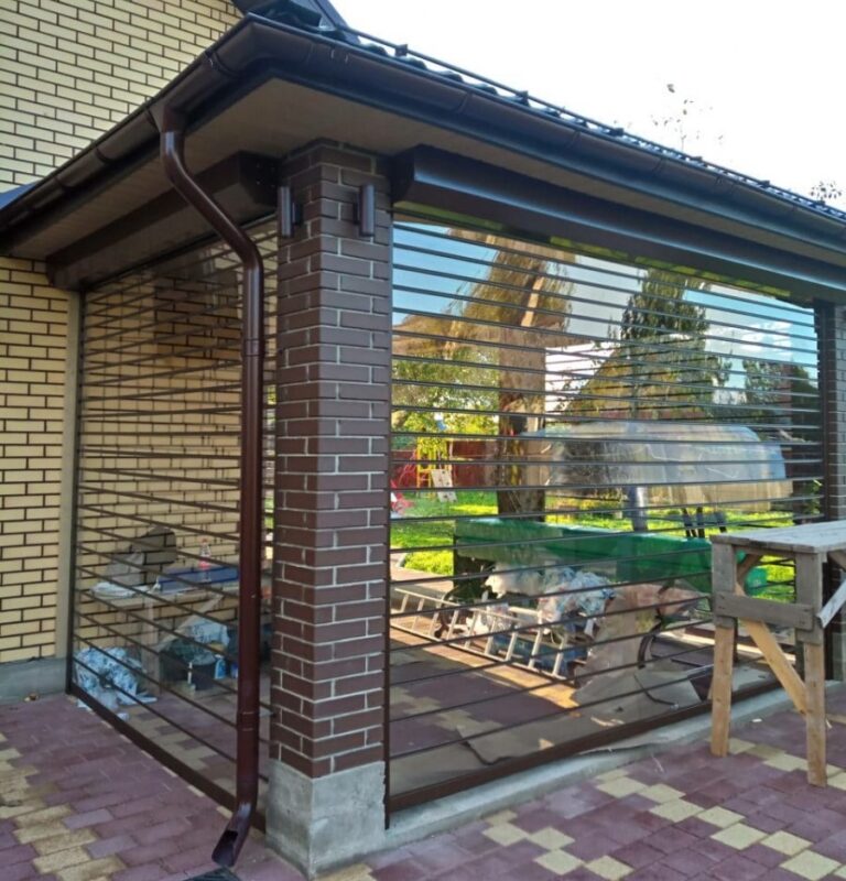 Прозрачные рольставни из поликарбоната: защита для террасы, которая не крадёт свет и вид