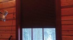 Антивандальные роллеты на окна внутри дома