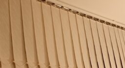 Вертикальные жалюзи для ниши