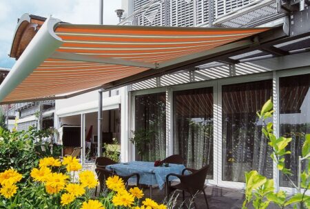 Кассетная выдвижная маркиза