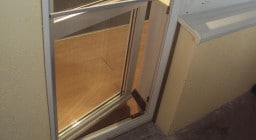Москитные сетки на дверь балкона