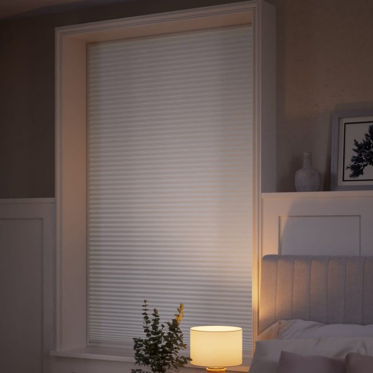 Шторы плиссе блэкаут в спальне