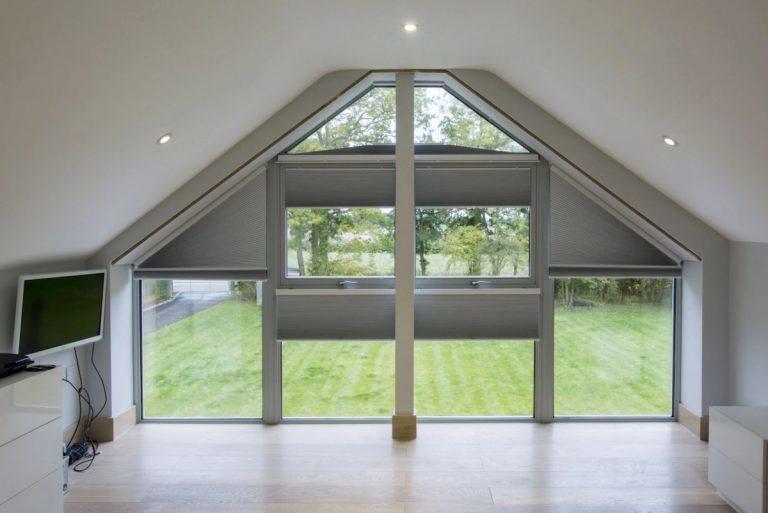 Жалюзи плиссе для окон нестандартной формы