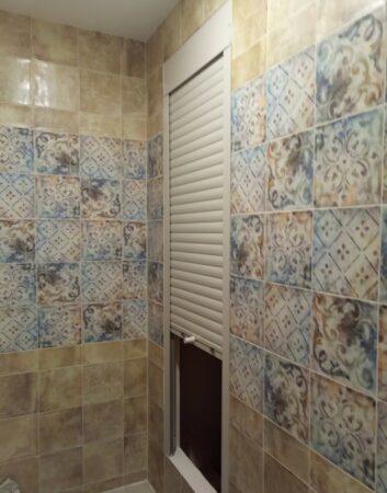 Рольставни для ниши в туалете