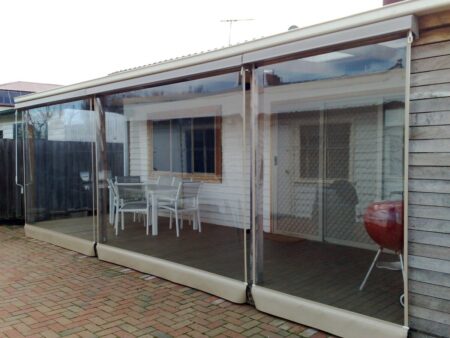 Рулонные мягкие окна с ручным воротковым приводом