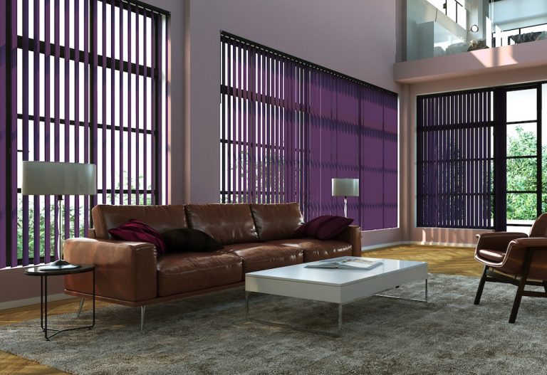 Как управлять светом и впечатлением: вертикальные жалюзи для больших окон и панорам