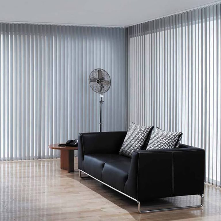 Вертикальные жалюзи для панорамных окон