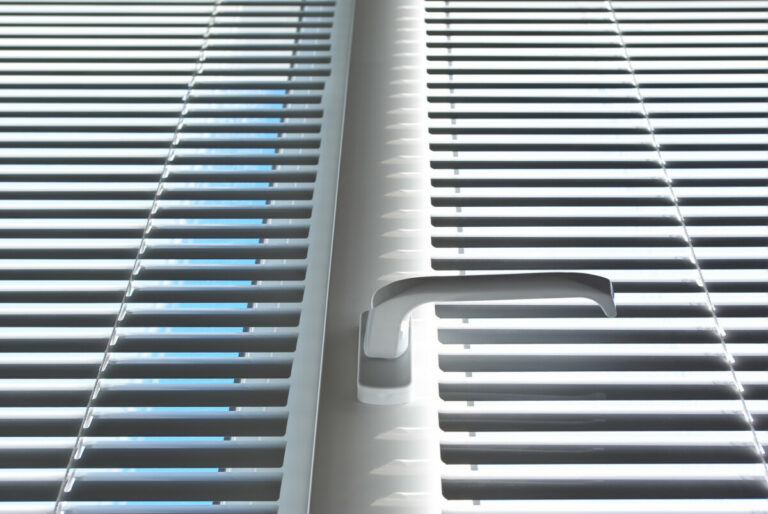 Горизонтальные алюминиевые жалюзи