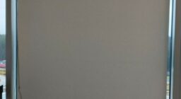 Рулонные шторы для офиса на алюминиевые окна