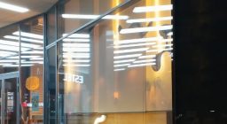 Рулонные шторы для кафе-кондитерской БУШЕ